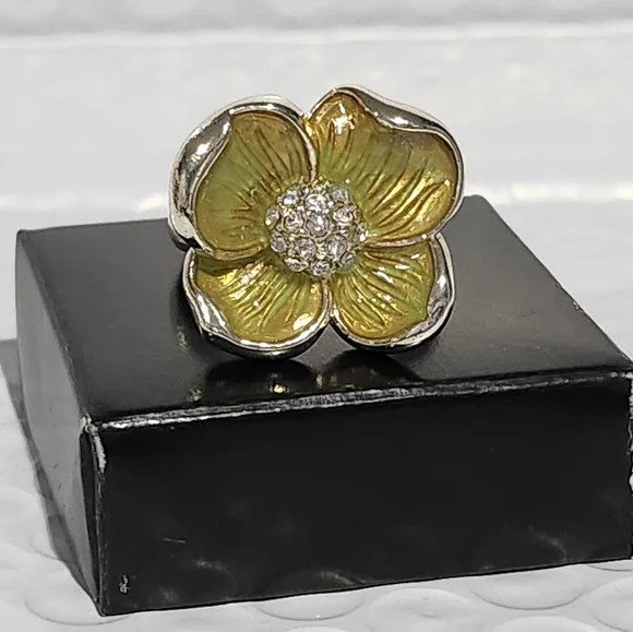 Avon Garden Beauties Flower Ring Size 10 - Picture 6 of 10